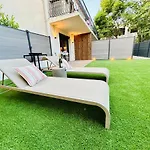 Stylish Garden Escape- Bbq, Projector & Exclusive Parking 公寓 滨海卡涅