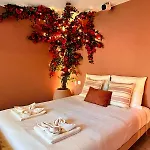 Stylish Garden Escape- Bbq, Projector & Exclusive Parking *