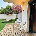 Stylish Garden Escape- Bbq, Projector & Exclusive Parking