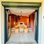 公寓 Stylish Garden Escape- Bbq, Projector & Exclusive Parking *