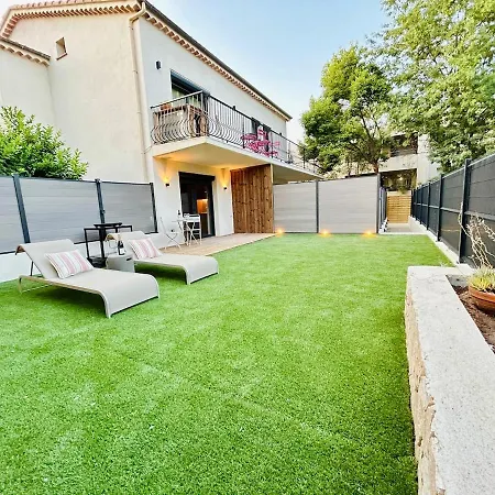 Stylish Garden Escape - Jacuzzi, Bbq & Parking Апартаменты