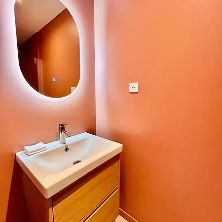 아파트 Stylish Garden Escape- Jacuzzi, Bbq, Projector & Exclusive Parking 케인즈수르메르