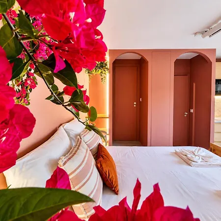 Appartamento Stylish Garden Escape - Jacuzzi, Bbq & Parking *