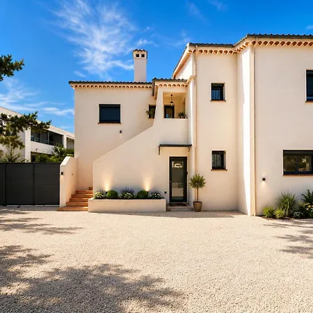 Appartamento Stylish Garden Escape - Jacuzzi, Bbq & Parking Cagnes-sur-Mer